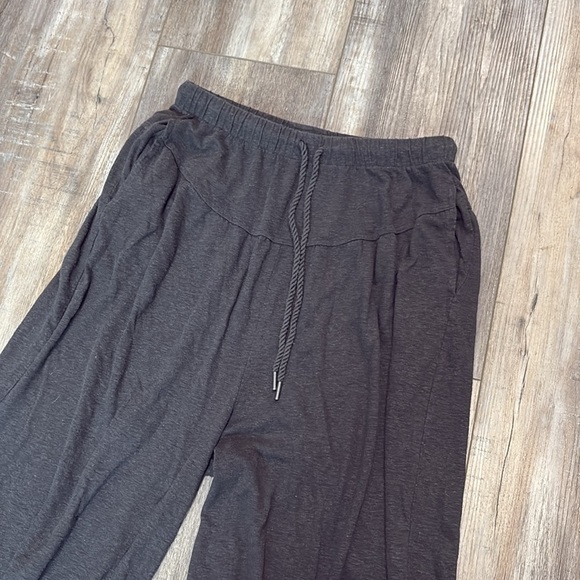Aerie Baggy Barrel Leg Harem Style Loungewear Pants in Smoked Gray size medium - Picture 3 of 6